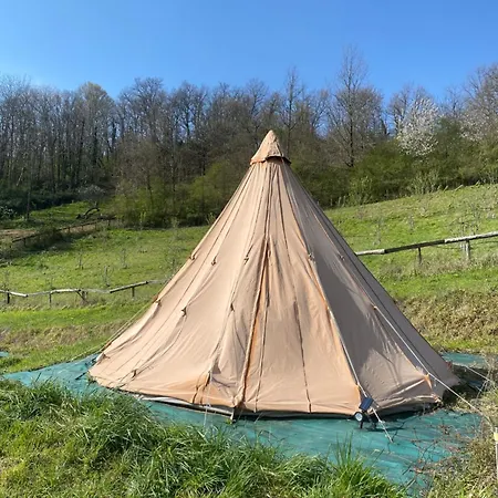 Igloo, Lodge Et Tipi Confortable