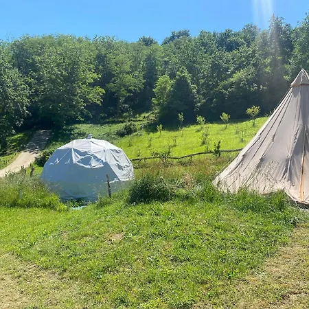 Igloo, Lodge Et Tipi Confortable