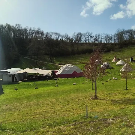 Igloo, Lodge Et Tipi Confortable
